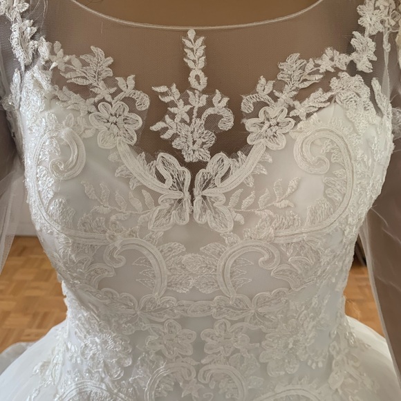 Brand new never work gorgeous ball gown off the shoulder wedding dress - Picture 10 of 16